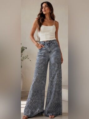 Nina Rossi Wide-Leg Embroidered Jeans w/ bling - VERY STRETCHY & SOFT Small NWT